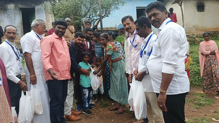 கோவை , வால்பாறையில் காடம்பாறை பூனாட்சி கிராமம் மலைவாழ் பழங்குடியினர்களுடன் பசுமை தீபாவளி சிறப்பாக நடைபெற்றது.