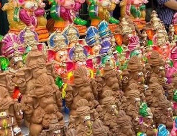 தூத்துக்குடியில் விநாயகர் சிலைகள் வாங்க குவியும் மக்கள்..!